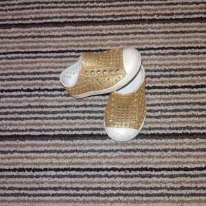 Native Gold Glitter Kids Slip-On Sneakers Baby Size 4